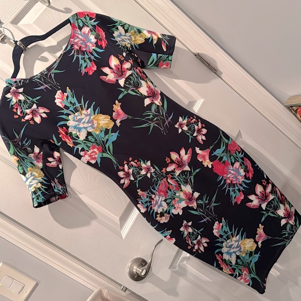 Fitted floral navy dress sz M/10